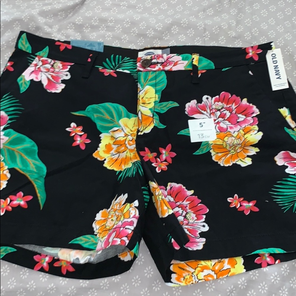 🌺 NWT | Size 12 Old Navy 5” Shorts 🌺